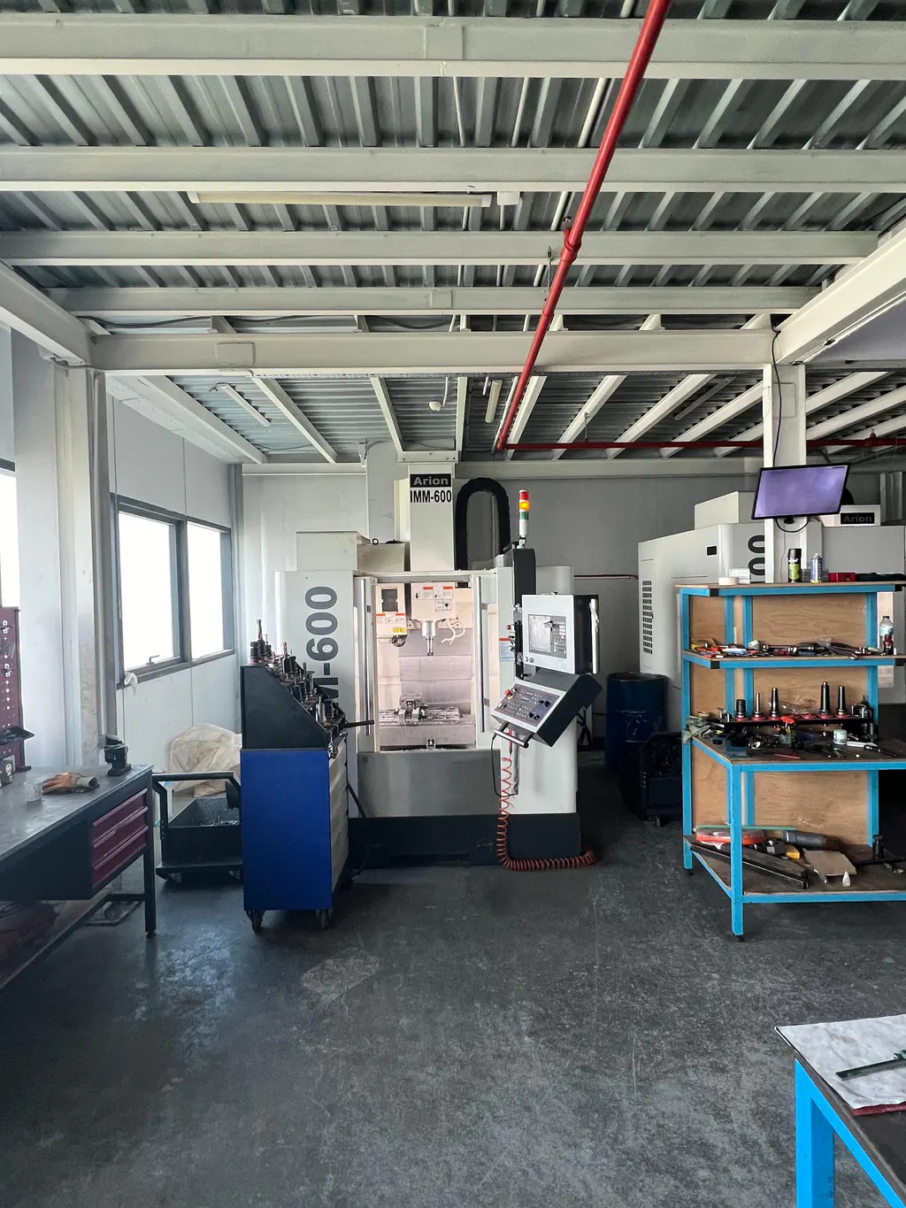 imold atölyesindeki Arion IMM-600 CNC dik işleme merkezi